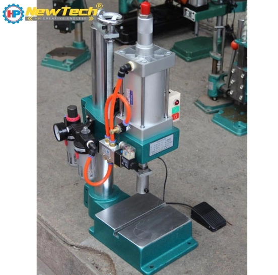 Máy Đột Dập CNC 
